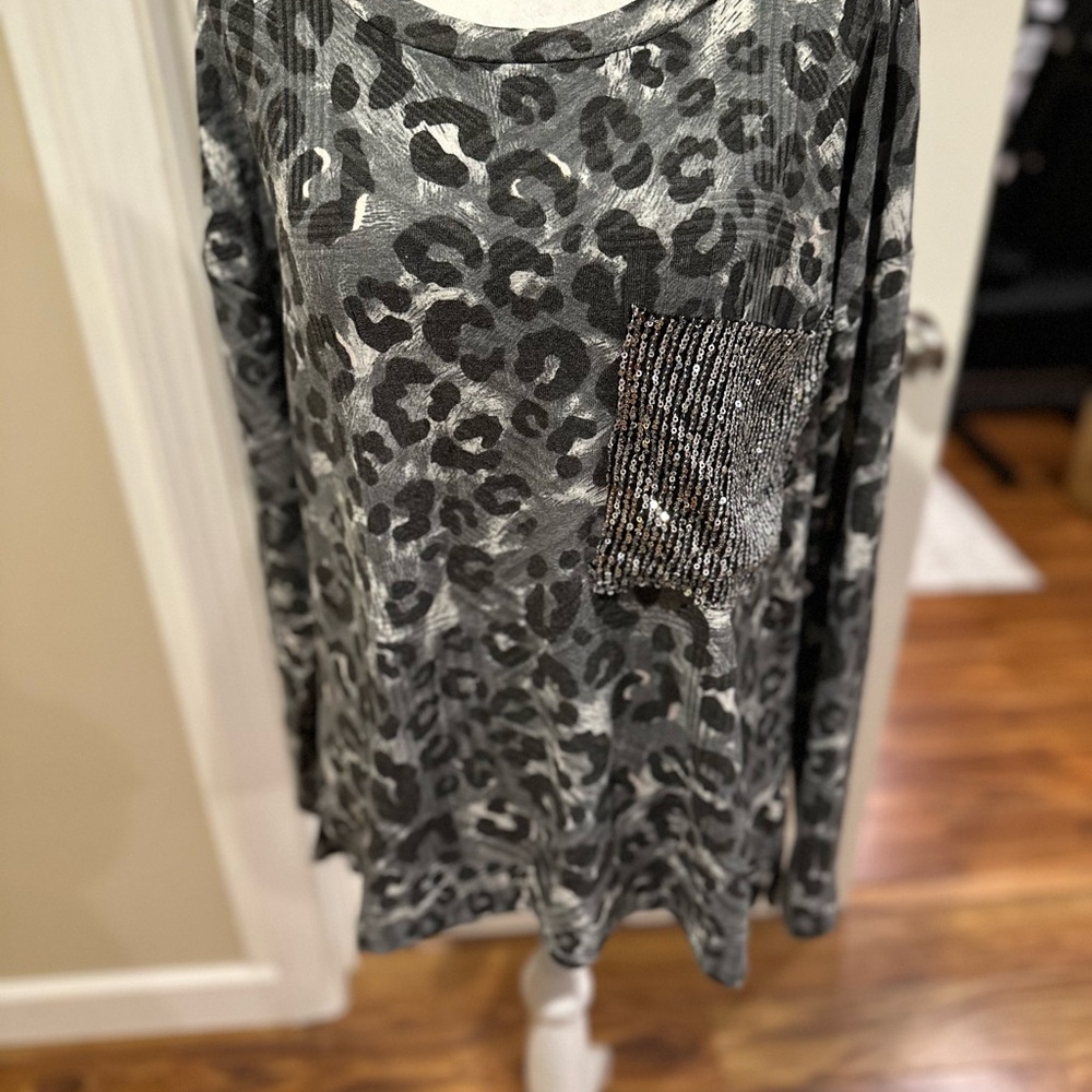 Hopely Leopard Print Long Sleeve Top with Sequin Pocket -Sz S